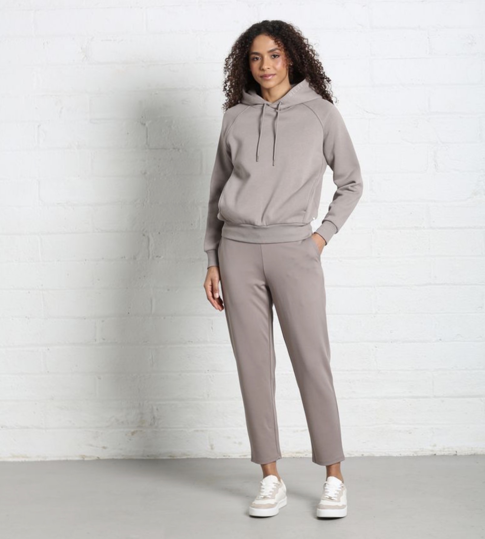R&R Cleo Hoodie Taupe - Image 3