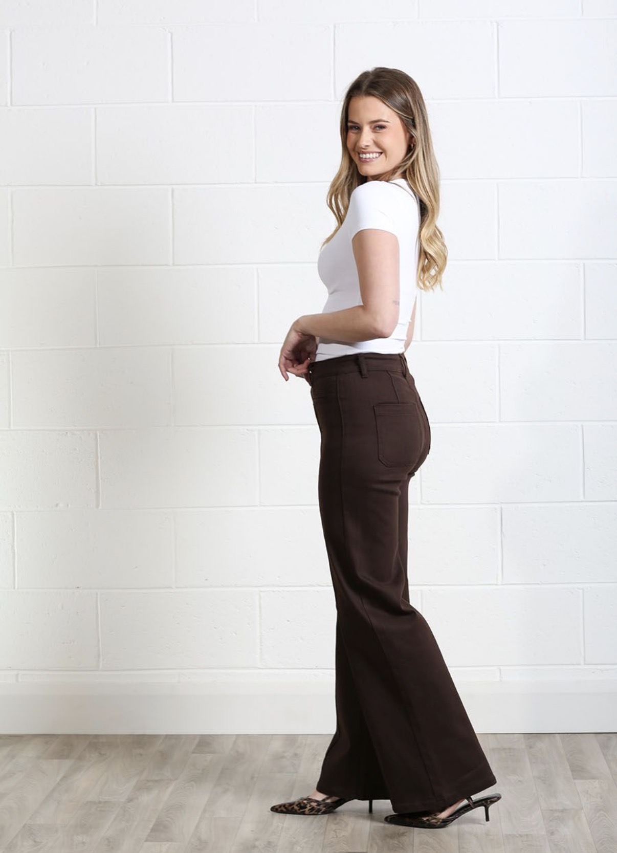R&R Bridget Cords Brown- Short - Image 4