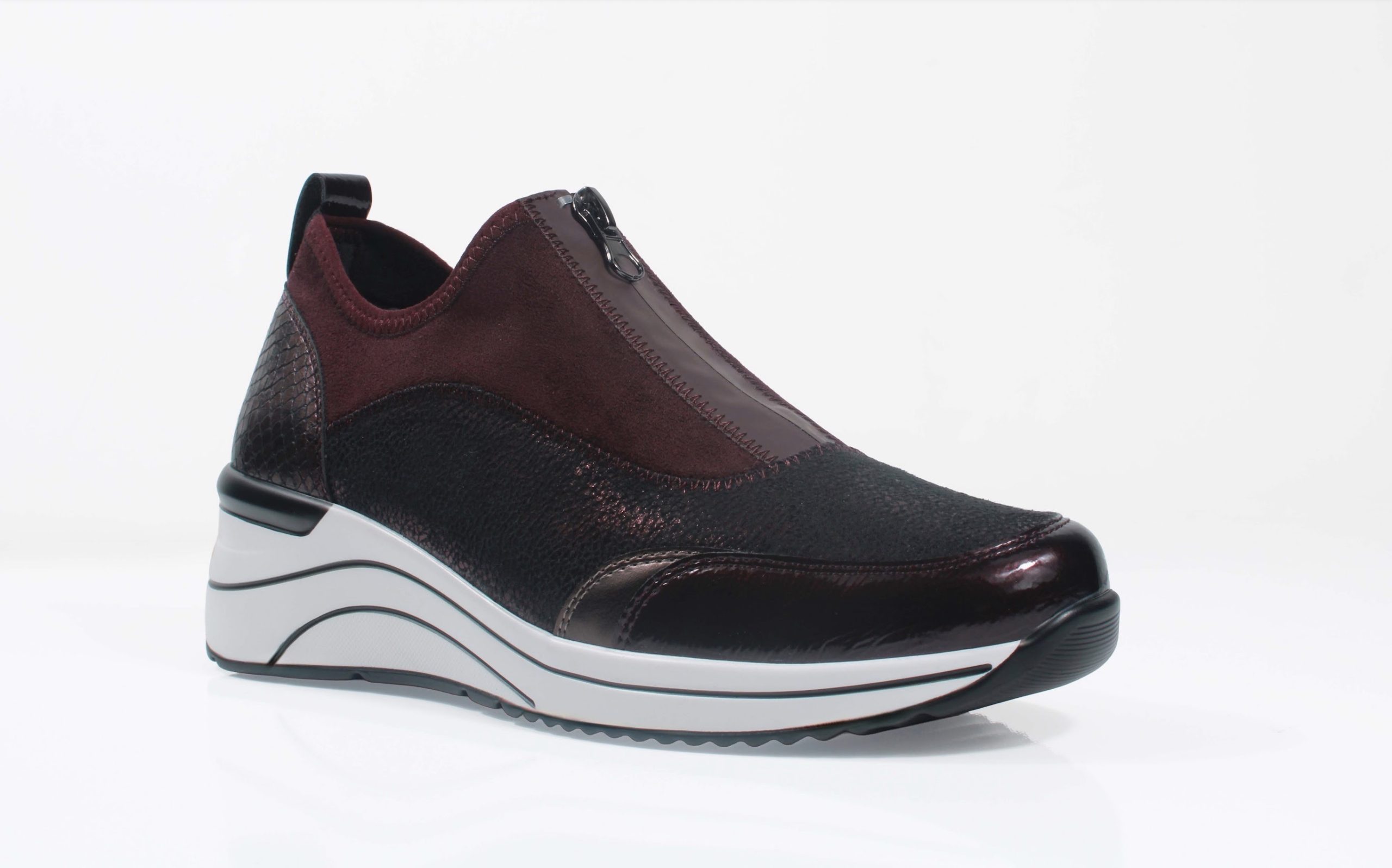 Susst Roxanna Trainer Wine