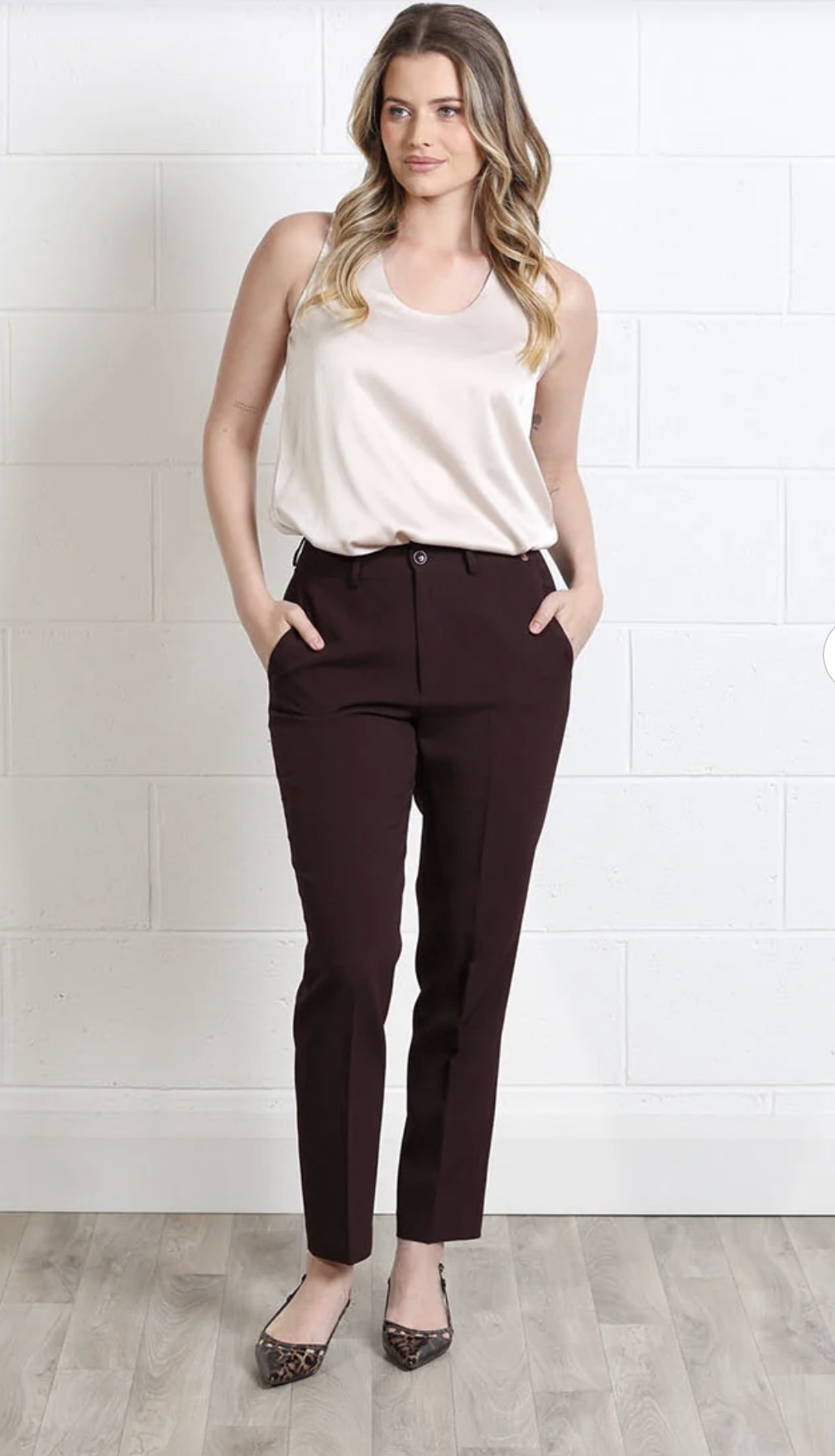 R&R Valerie Slim Trouser Short