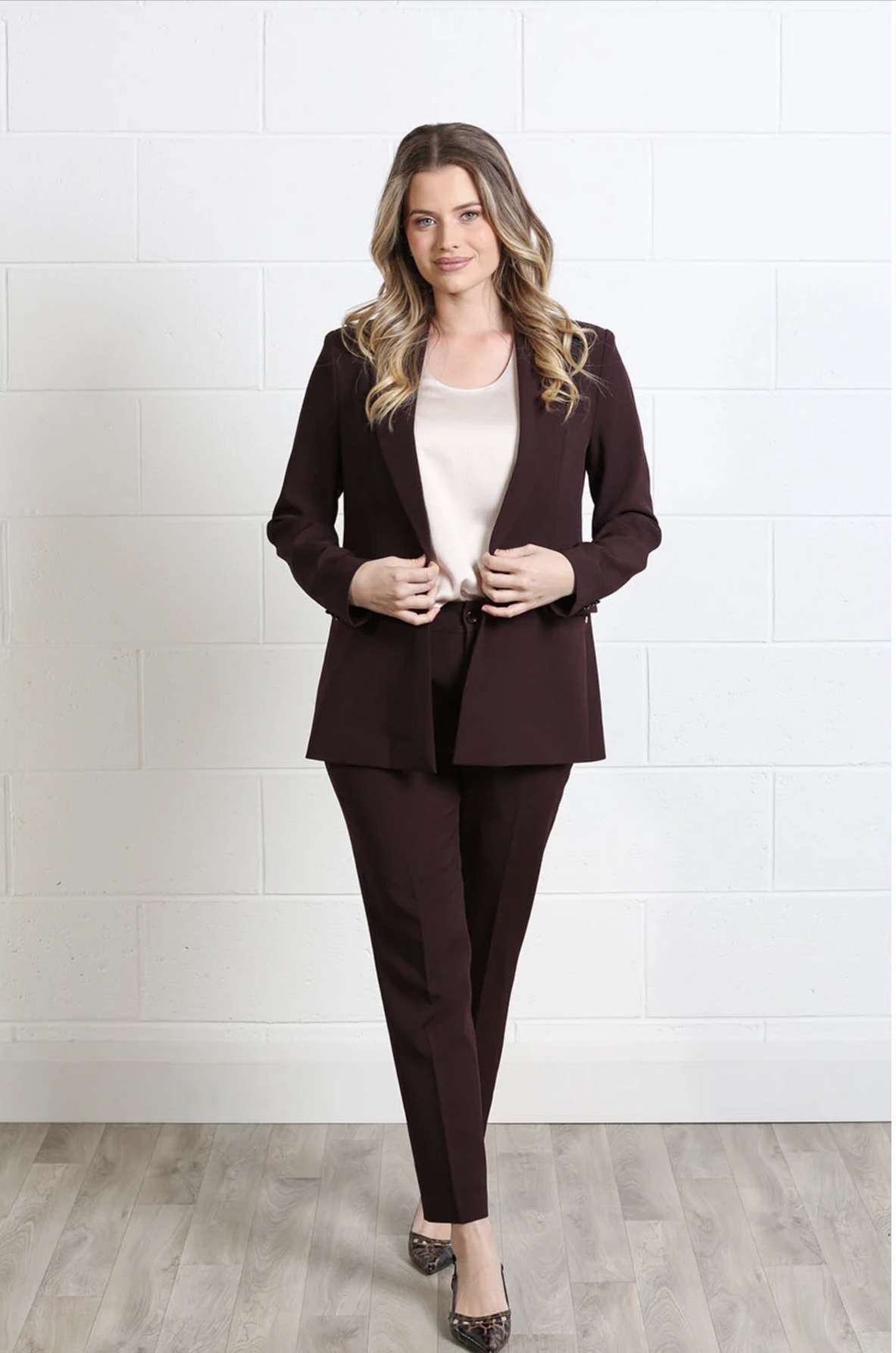 R&R Valerie Slim Trouser Short - Image 3